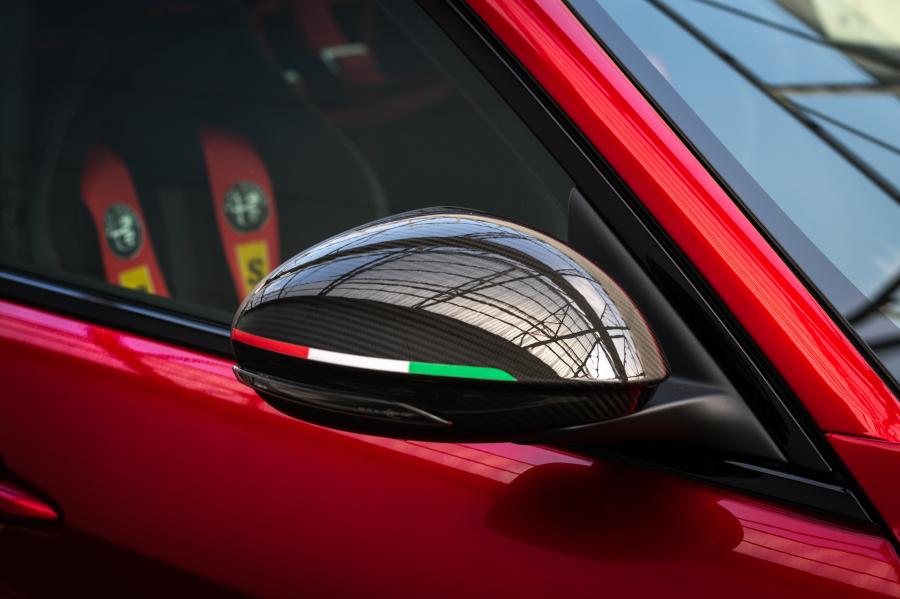 Детали экстерьера Alfa Romeo Giulia GTAm (952) 2020 года  (фото 21 из 59)